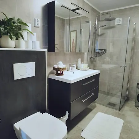 Banpim With Jacusszi Apartment